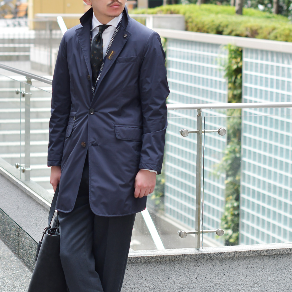 紺白ジャケを黒締めでアダルト昇華!!TAGLIATORE【タリアトーレ】