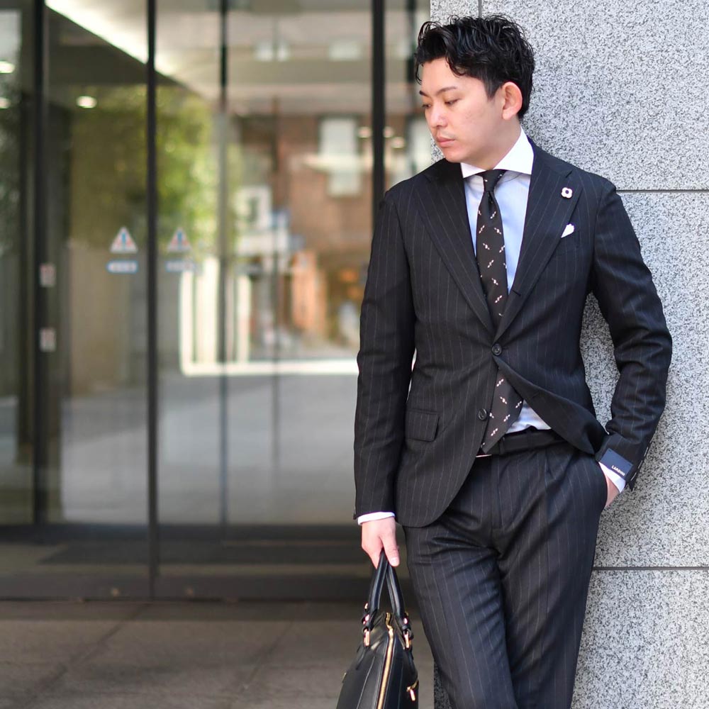 スーツ　TAGLIATORE SUIT COMPANY LARDINI