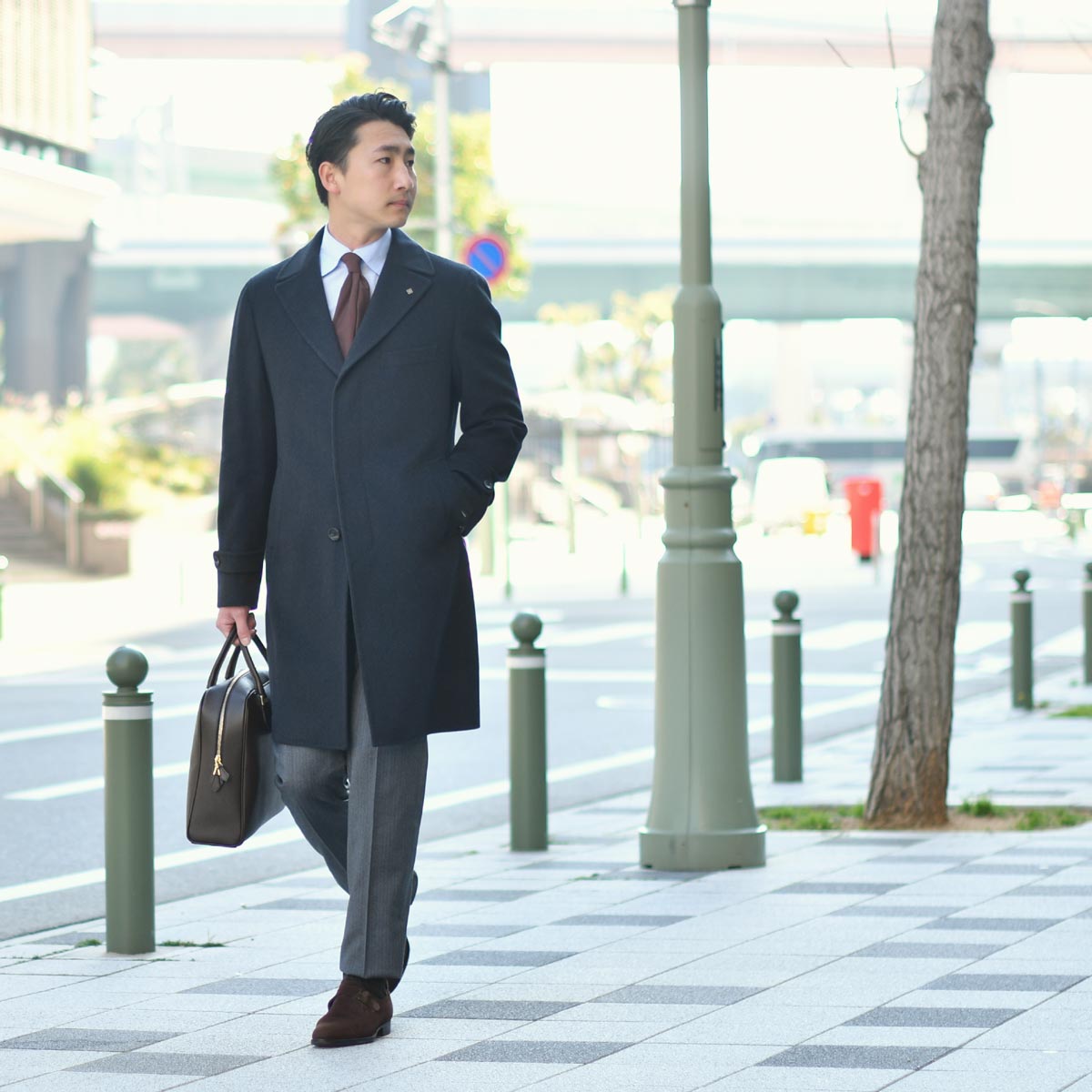 味のある灰色の装い TAGLIATORE【タリアトーレ】