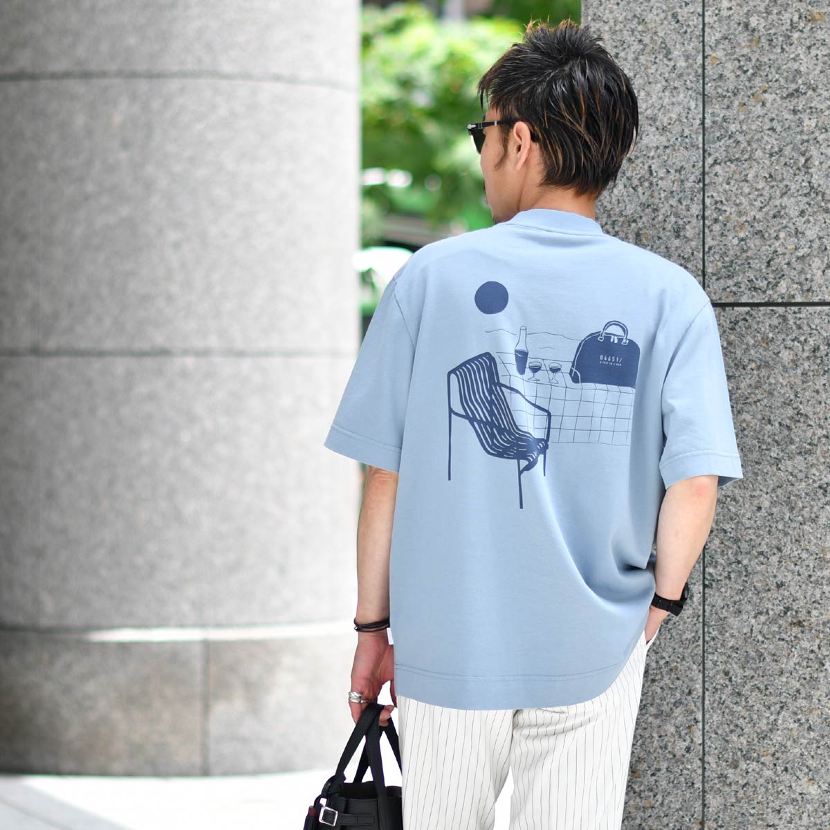 バックスタイルも抜かりなし！A TRIP IN A BAG【トリップ イン ア バッグ】